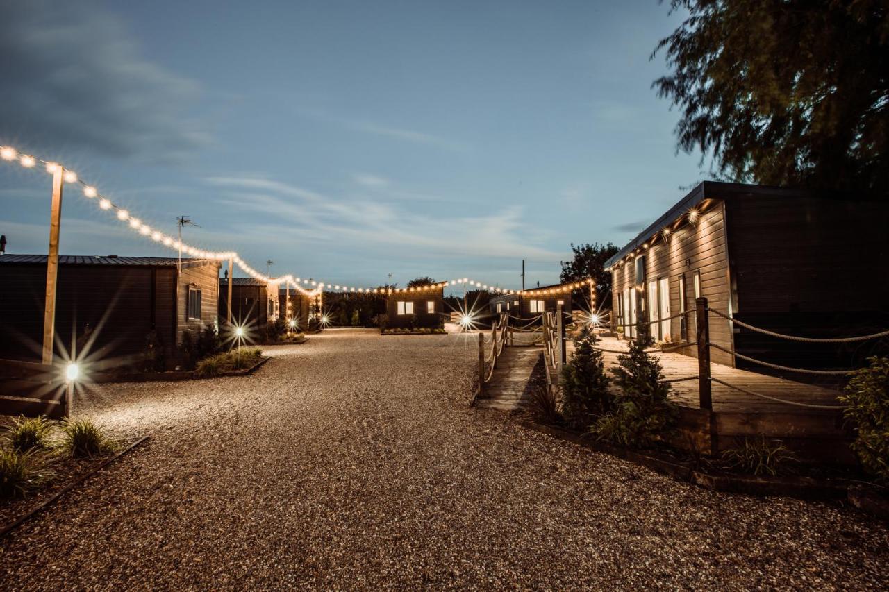 Black Bull Retreat, Barmston With Private Hot Tubs Driffield Екстериор снимка