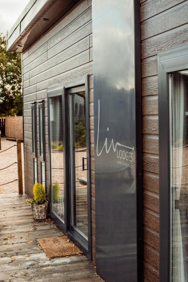 Black Bull Retreat, Barmston With Private Hot Tubs Driffield Екстериор снимка