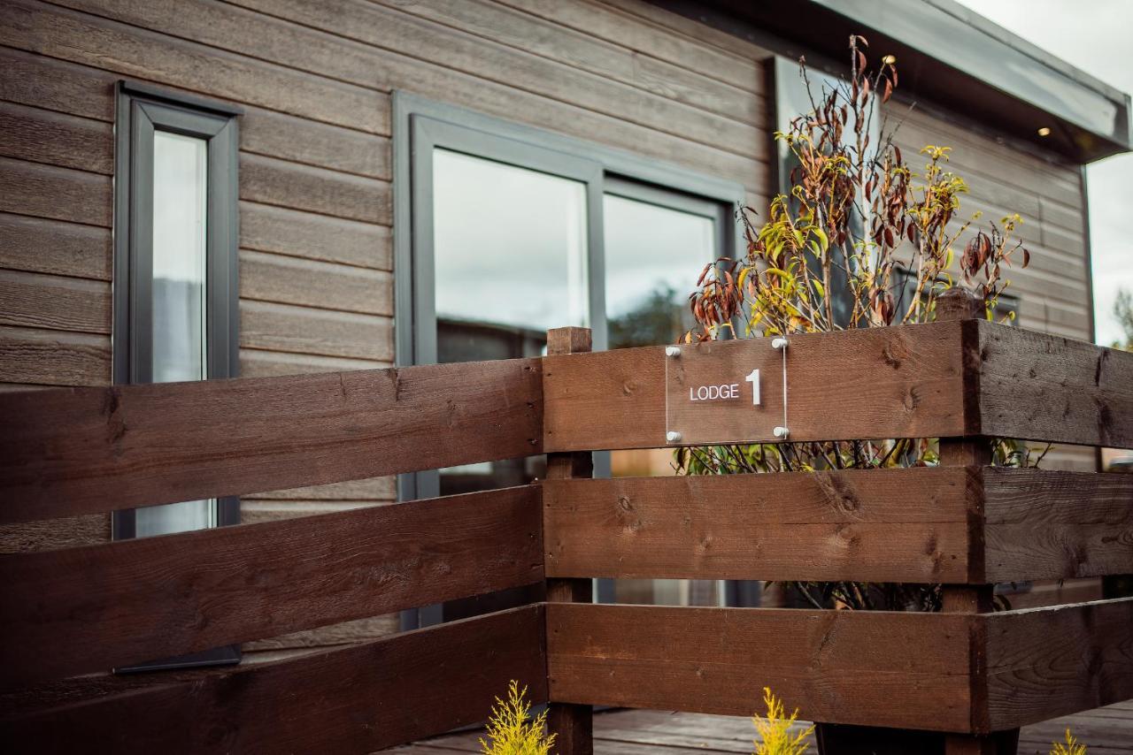 Black Bull Retreat, Barmston With Private Hot Tubs Driffield Екстериор снимка