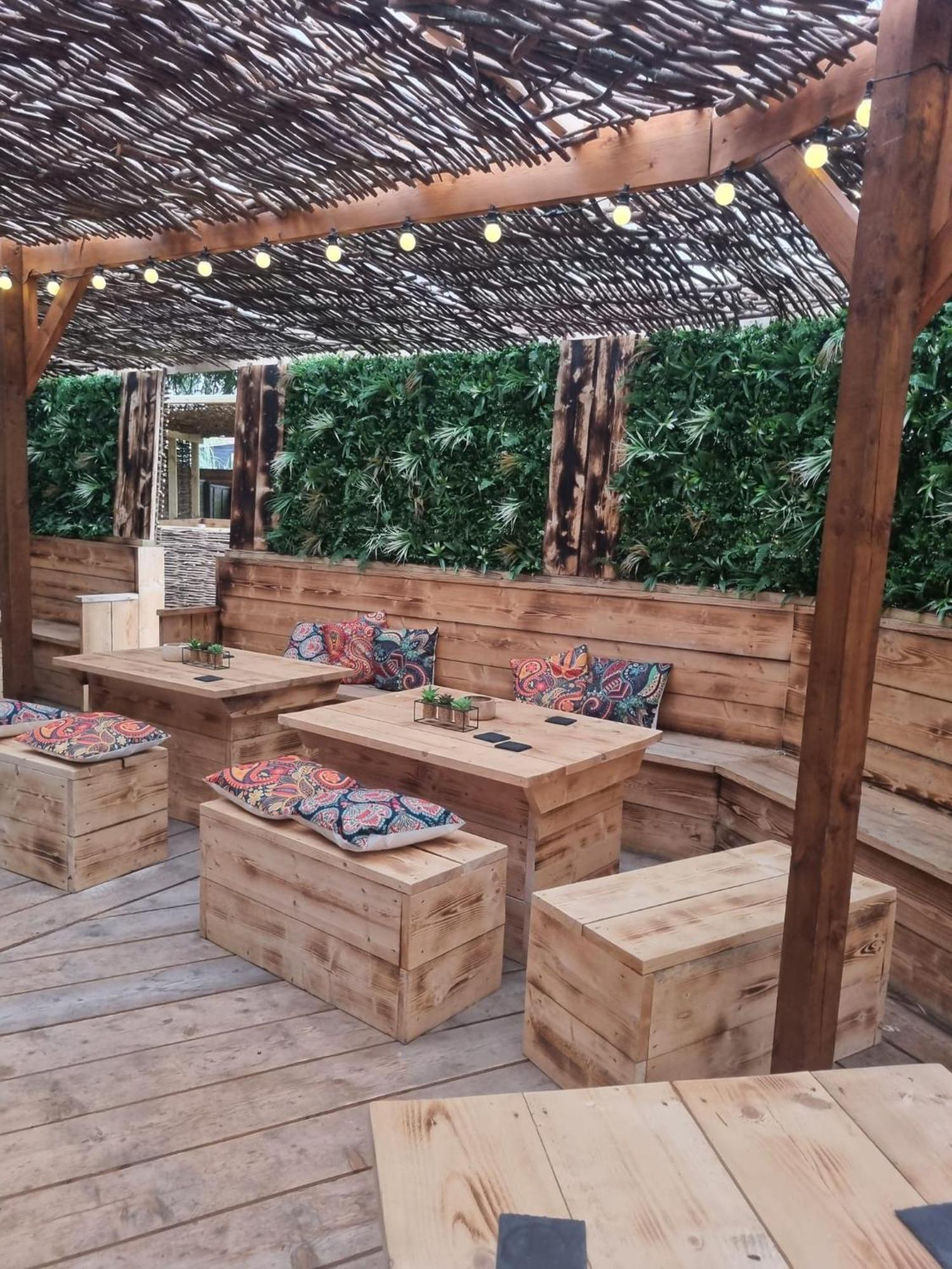 Black Bull Retreat, Barmston With Private Hot Tubs Driffield Екстериор снимка