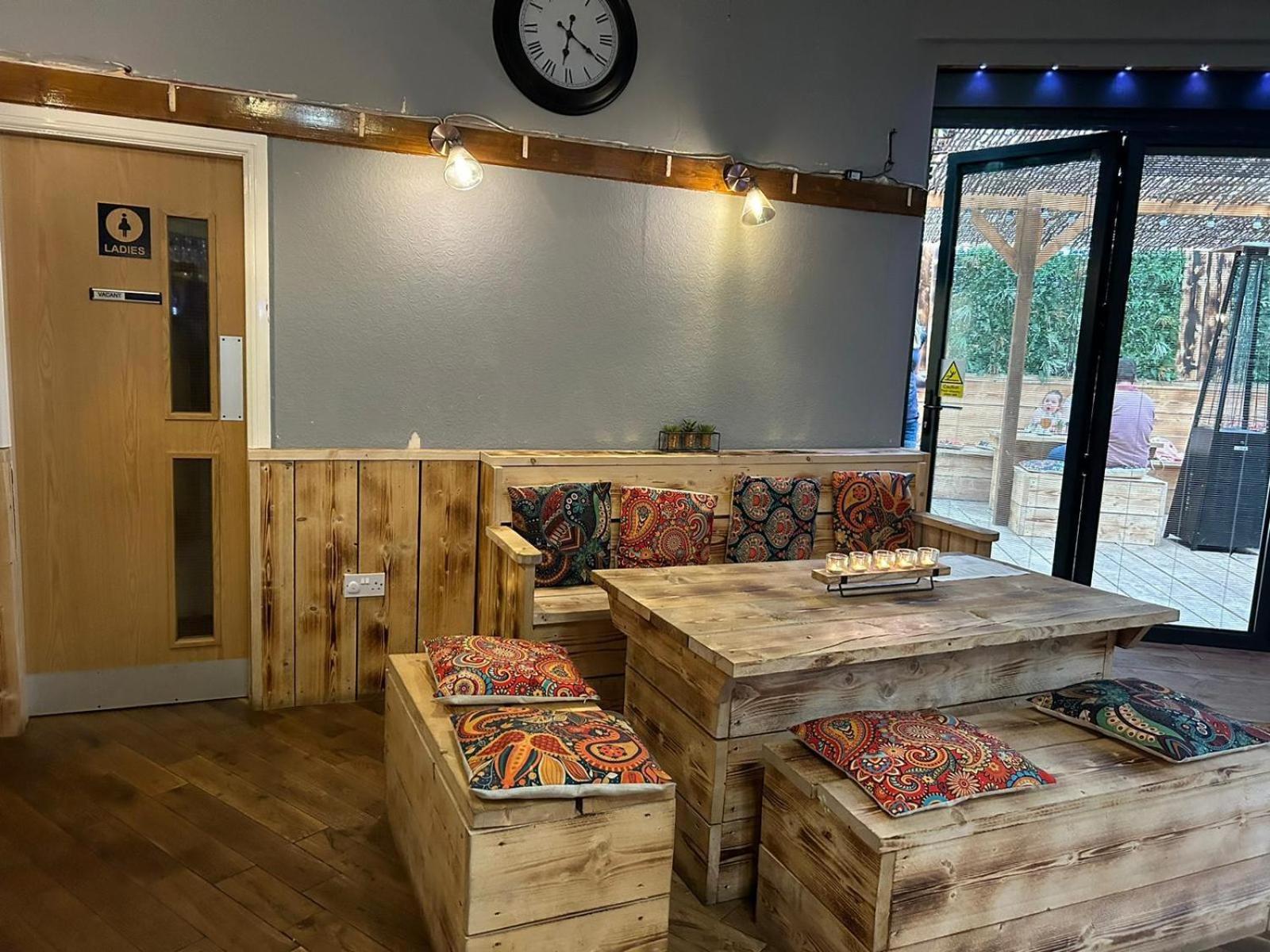 Black Bull Retreat, Barmston With Private Hot Tubs Driffield Екстериор снимка