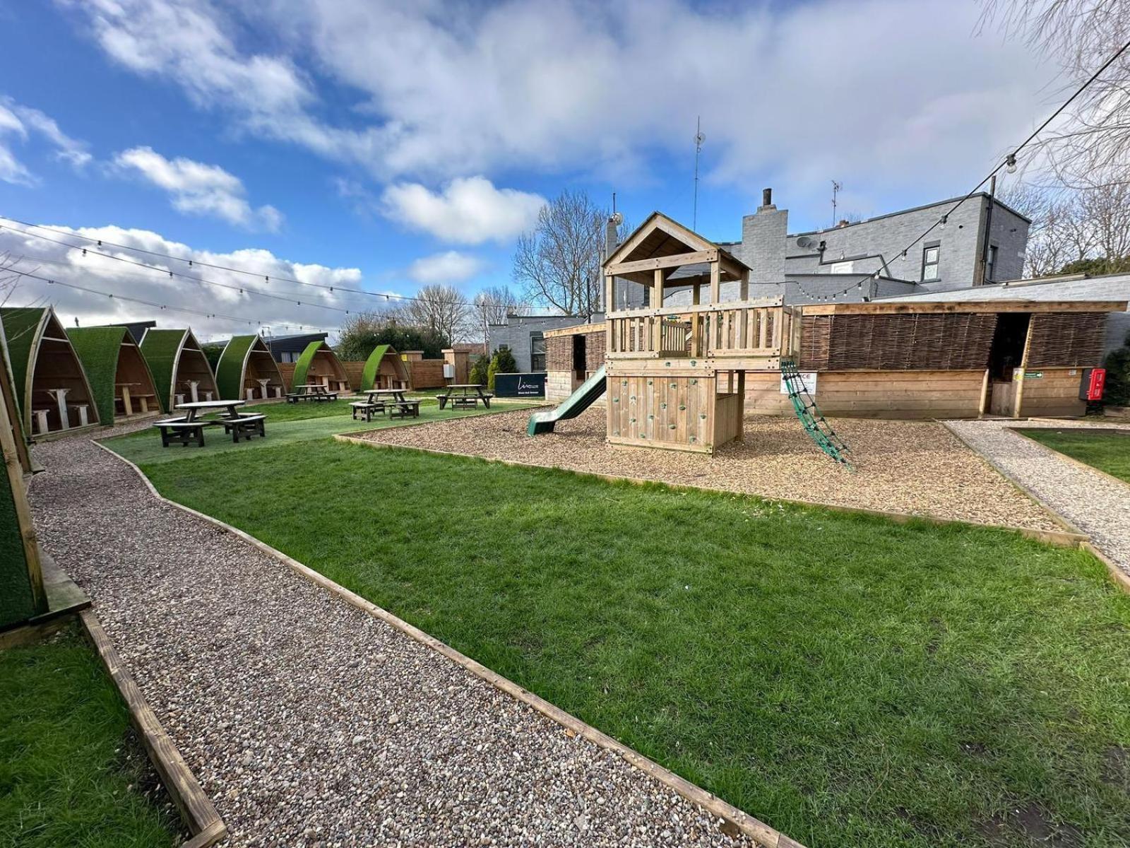 Black Bull Retreat, Barmston With Private Hot Tubs Driffield Екстериор снимка